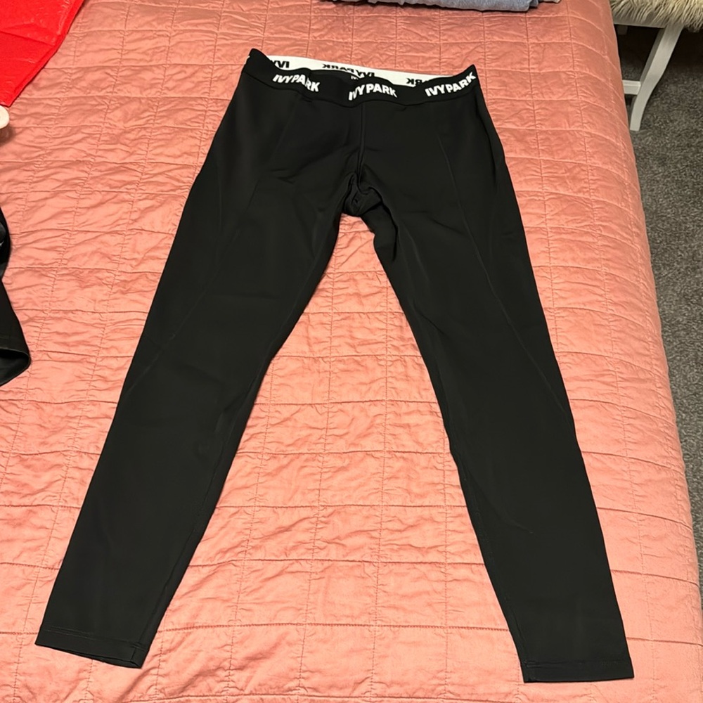 IVY PARK NEW W/O TAG BLACK WORKING OUT PANTS SIZE XL